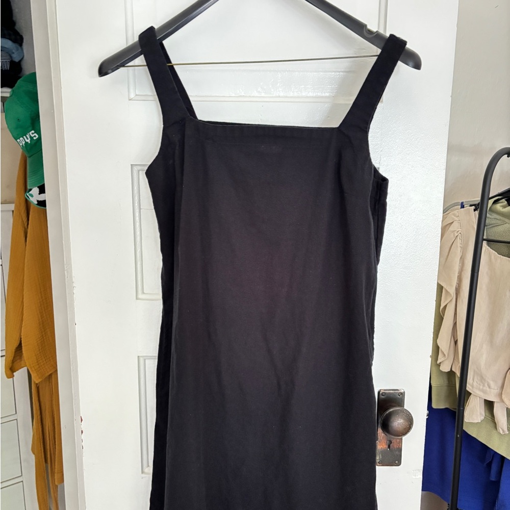 Elegant Black Sleeveless Dress